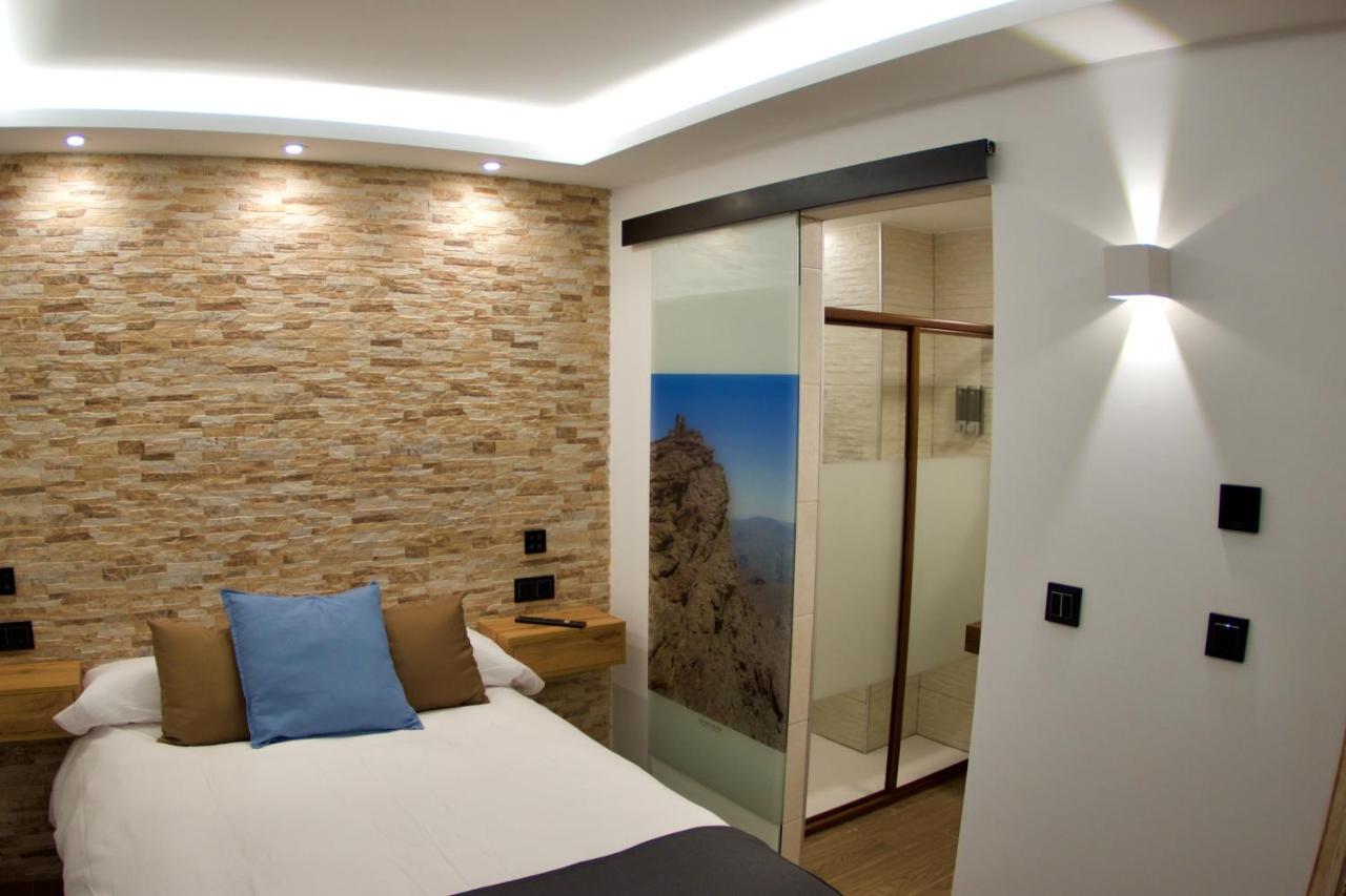 El Refugio Hotel ปินอส เกนิล ภายนอก รูปภาพ